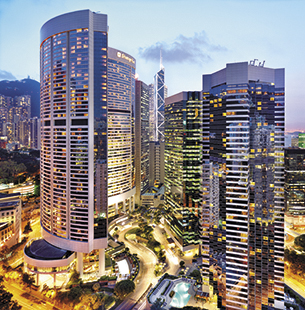 太古广场是香港最受欢迎的商业地标及购物热点之一